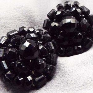 ANTIQUE GIVENCHY BIJOUX FRENCH JET CRYSTAL FACETED BEAD CLUSTER CLIP EARRINGS 38
